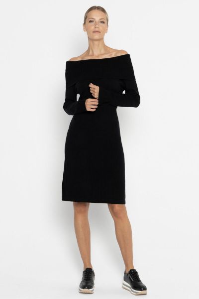 Black knitted dress with a wide neck that can be worn off-shoulder
