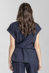 Granatowa bluzka z wiązaniem w pasie