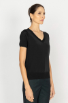  Black short-sleeved V-neck blouse