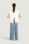 Loose white short-sleeved sweater