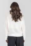 Biały luźny sweter