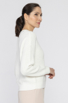 Biały luźny sweter z ażurowym splotem