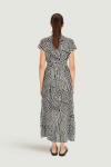 Kleid mit Knopfleiste in schwarz-weißem Print