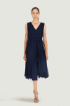 Marineblaues ärmelloses Kleid