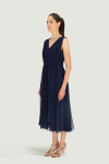 Marineblaues ärmelloses Kleid