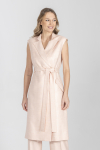 Sukienka w kolorze pudrowego różu