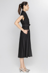 Czarna sukienka z krótkim rękawem z wiązaniem w pasie
