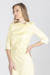 Koktajlowa sukienka w kolorze pastelowej żółci