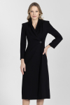Czarna elegancka sukienka w konwencji płaszcza