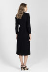 Czarna elegancka sukienka w konwencji płaszcza