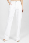 Białe spodnie z prostą nogawką