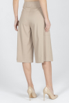 Krótkie spodenki w kolorze beżowym