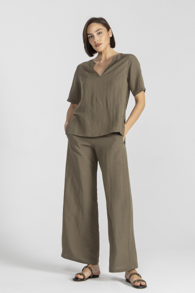 Lightweight khaki trousers