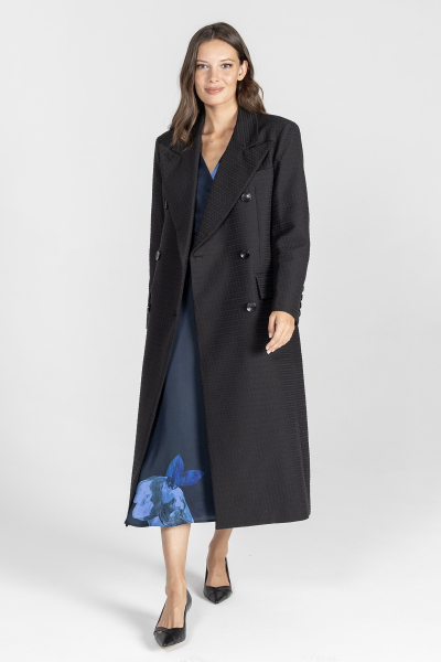 Czarny dwurzędowy płaszcz z żakardowej tkaniny