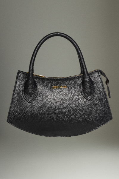 Small black bag with short handle 