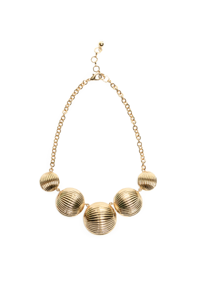 Nowoczesny naszyjnik z dużych, metalowych elementów platynowanych 24 karatowym złotem