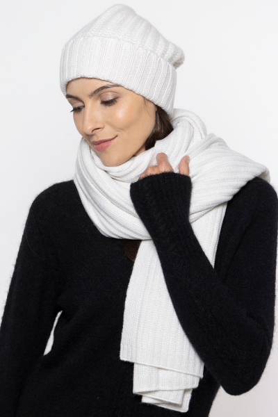 Ecru cashmere scarf