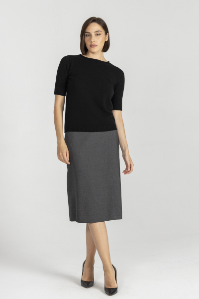 Black short-sleeved jumper made of wool and cashmere