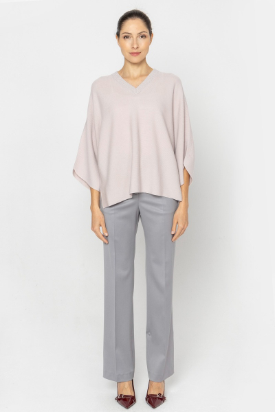 Luźny sweter z dekoltem V z połyskującą nicią