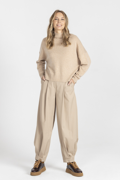  Beige loose-fitting jumper made of wool and cashmere