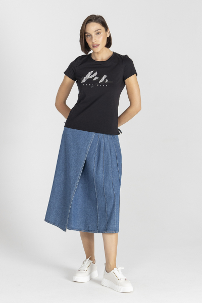 Black t-shirt with print on the front