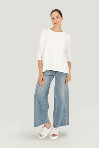  White blouse with 3/4 sleeves