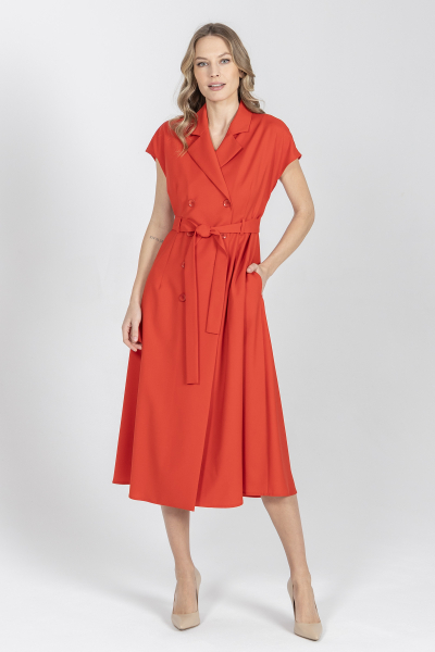 Biznesowa czerwona sukienka