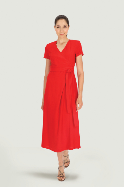 Czerwona sukienka maxi z wiązaniem w pasie