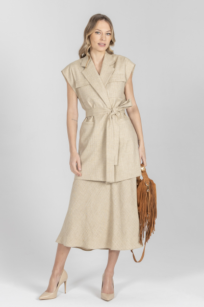 Długa nowoczesna kamizelka w kolorze beżowym