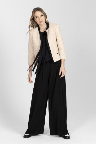 Elegancka marynarka w kolorze beżowo-różowym