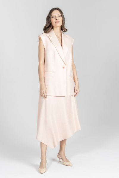 Asymetryczna spódnica w kolorze pudrowego różu