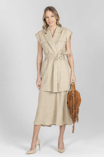 Spódnica z rozmodelowanym dołem w kolorze beżowym