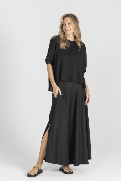 Czarna szeroka spódnica midi