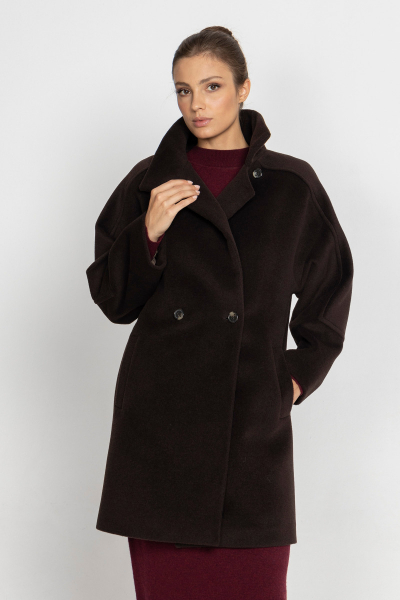 Short chocolate coat 