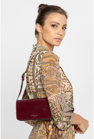 Small maroon shoulder bag 