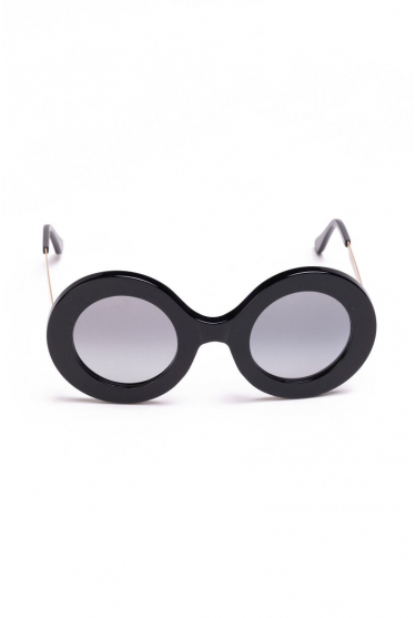 Czarne okulary z okrągłymi szkłami 
