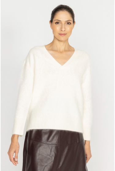 Loose ecru cashmere V-neck jumper