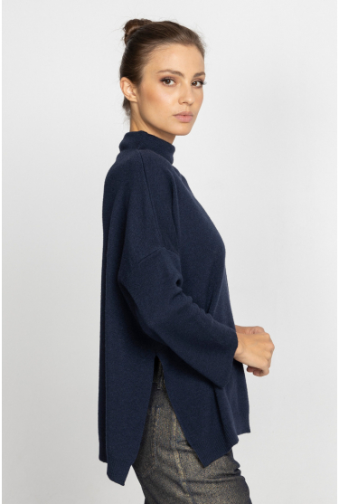 Navy blue wool roll neck with side slits 