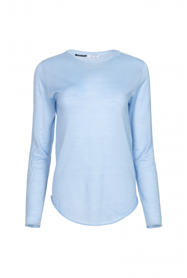 Blauer Pullover aus feinem Garn