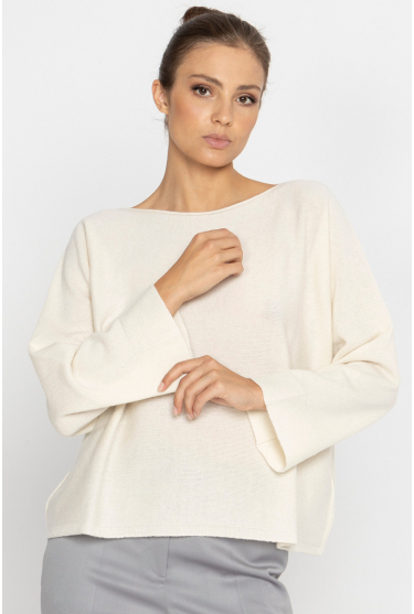 Ecru jumper with slightly flared sleeves