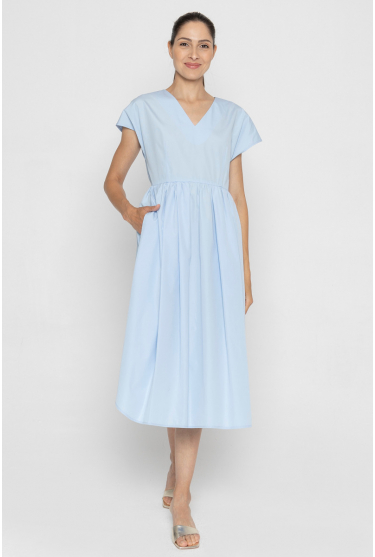 Niebieska rozkloszowana sukienka z krótkim rękawem