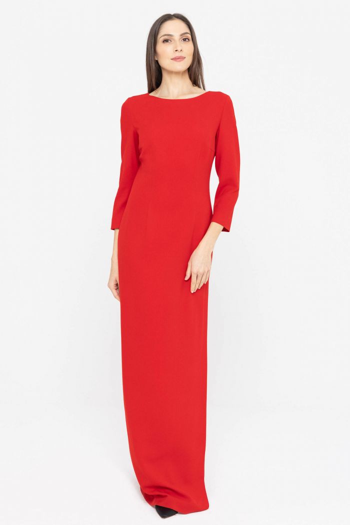 Długa czerwona suknia z ozdobnym rozcięciem - Deni Cler